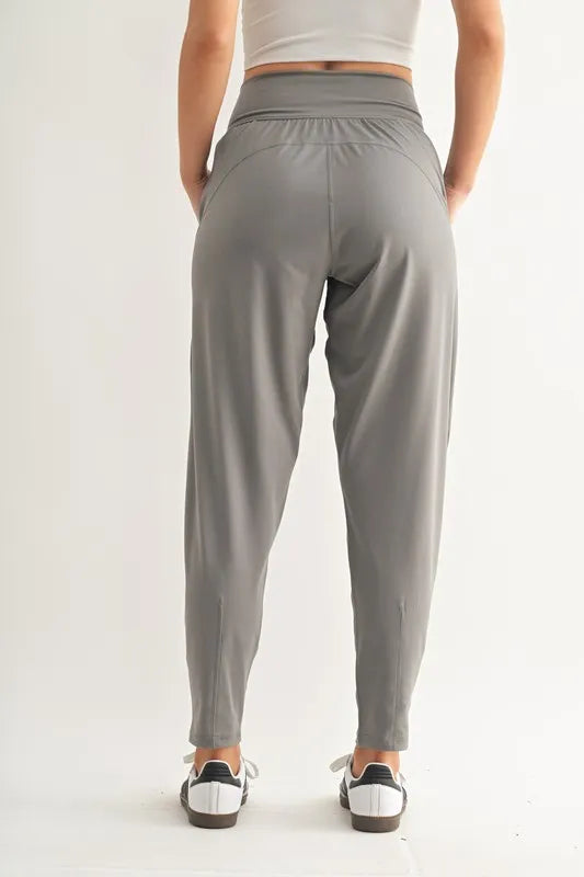 MONO B Flowbarrel High Waist Active Pants.
