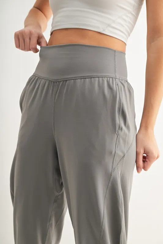 MONO B Flowbarrel High Waist Active Pants.